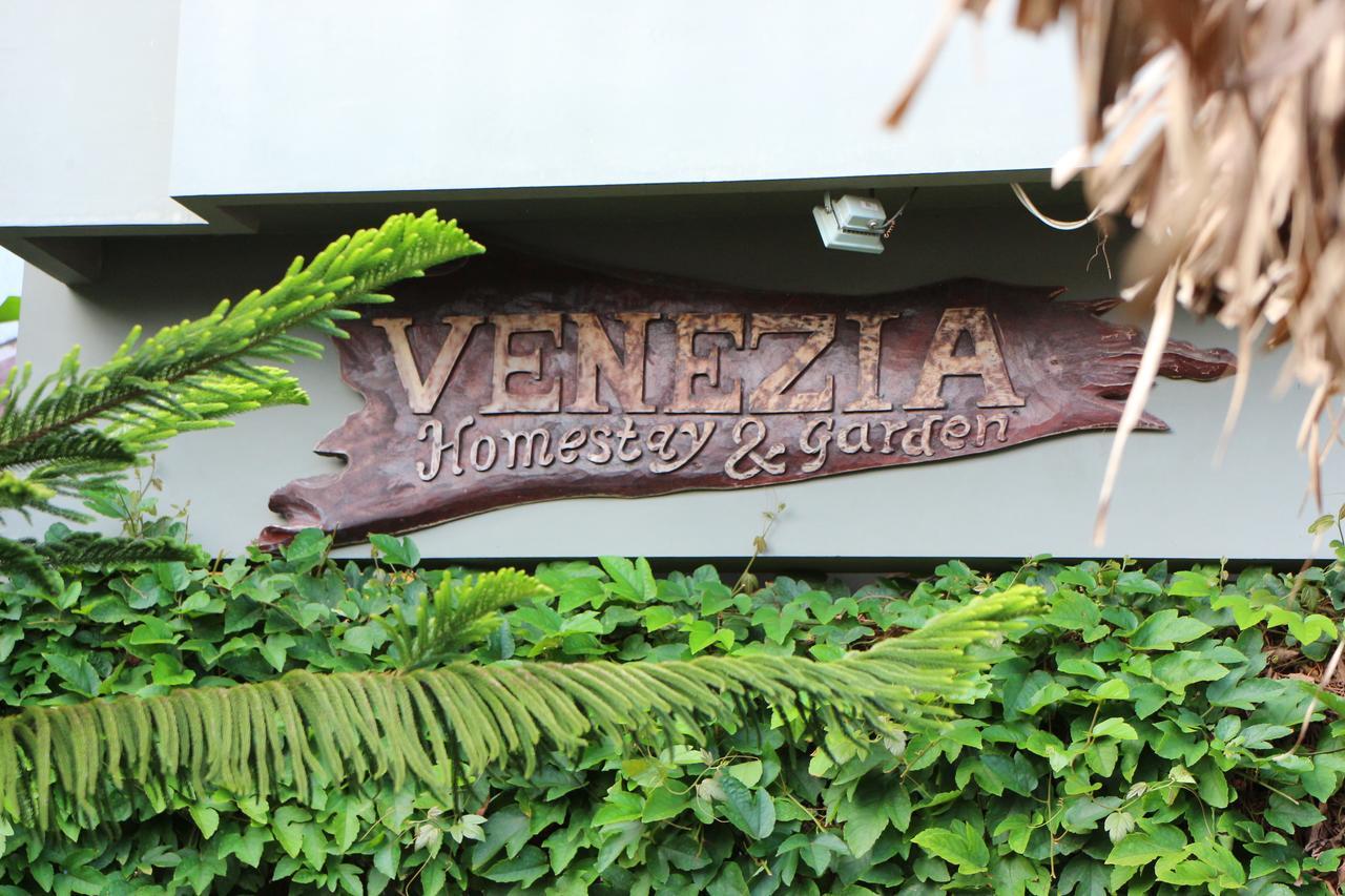 Venezia Homestay And Garden Yogyakarta Exterior photo