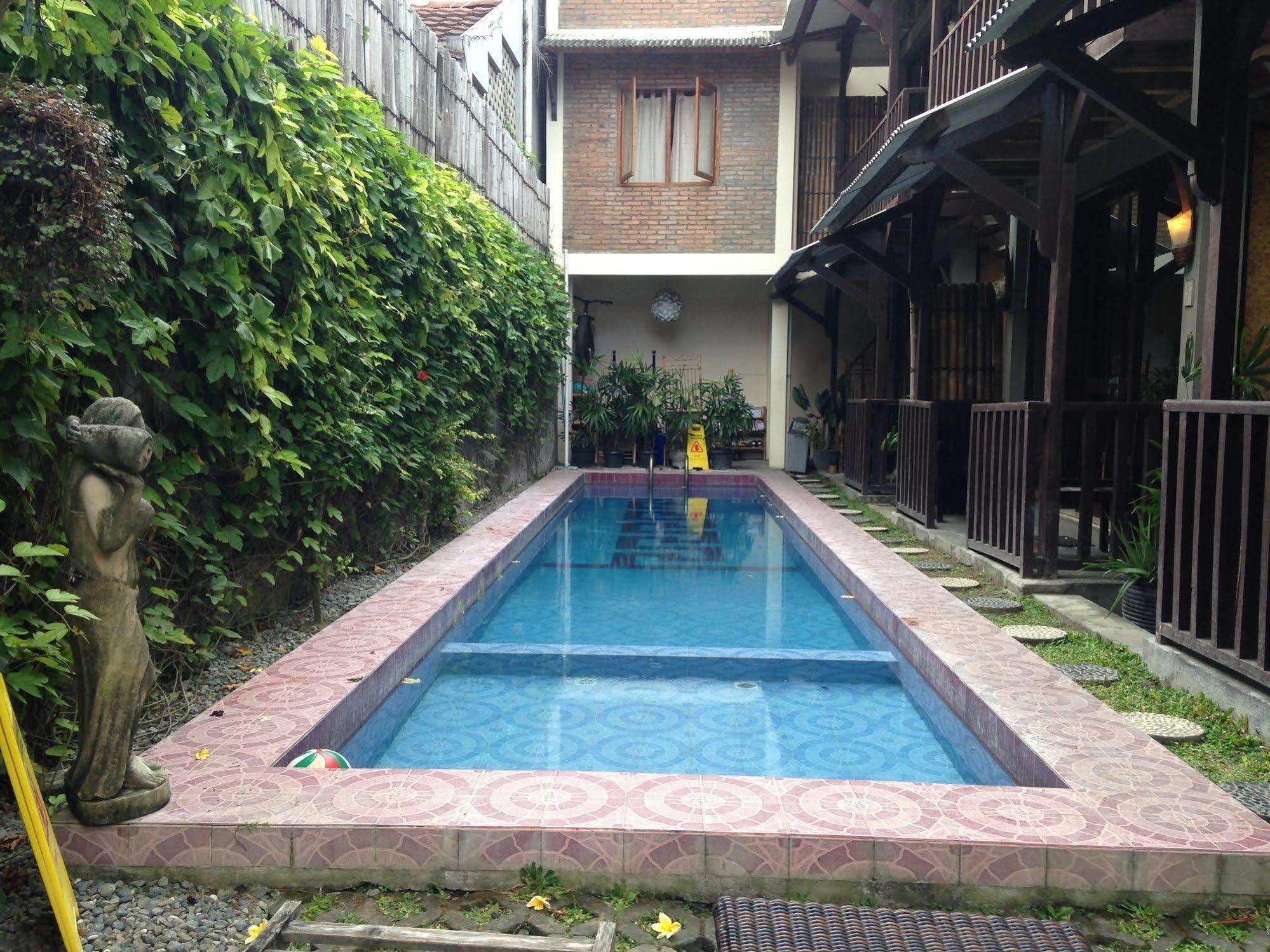 Venezia Homestay And Garden Yogyakarta Exterior photo