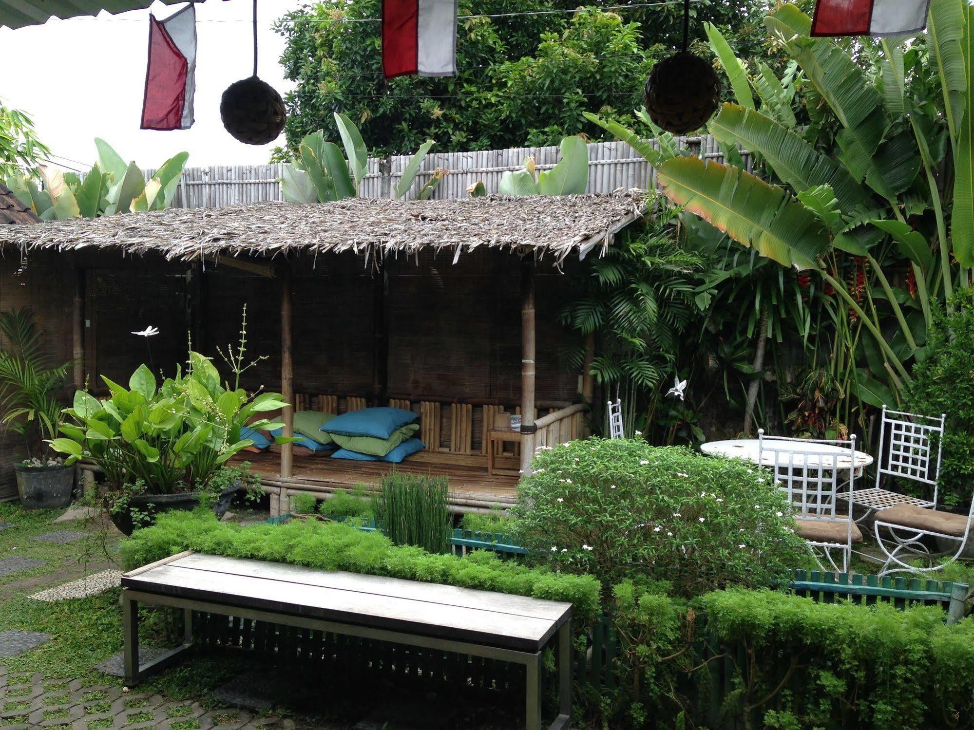 Venezia Homestay And Garden Yogyakarta Exterior photo